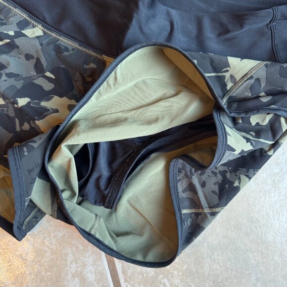 Lululemon Workout Shorts, size 4 - Picture 2 of 3